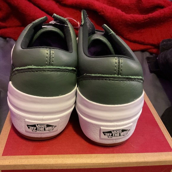 Vans - Picture 4 of 5